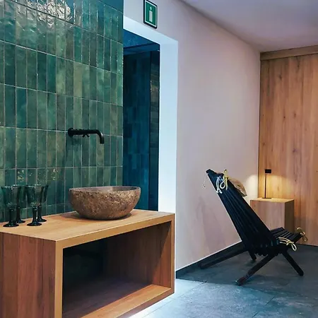 Tempfer & With New Wellness Apartment