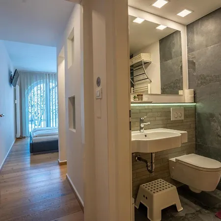 Tempfer & With New Wellness アパート *