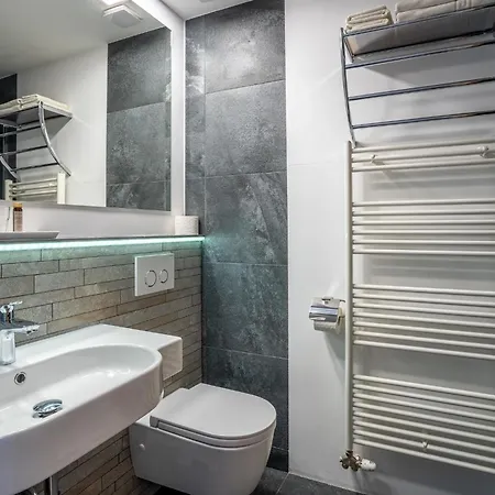 Tempfer & With New Wellness Apartment *