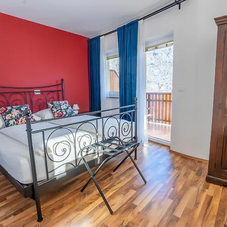 Tempfer & With New Wellness Apartment
