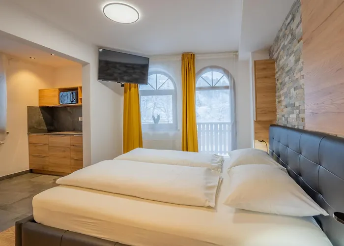 Daire Tempfer & With New Wellness *